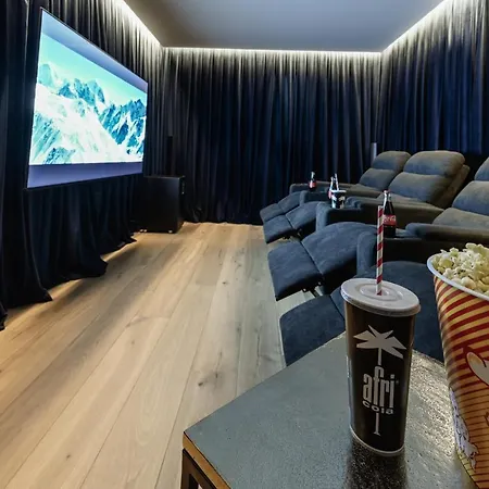 Boutique Alpi - Private Sauna & Cinema 펜션 *