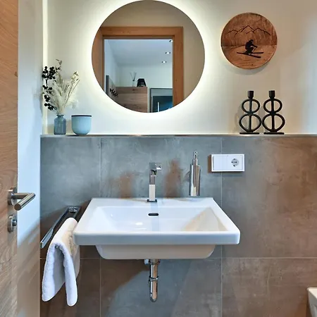 Boutique Alpi Mit Sauna & Kino Dom wakacyjny Garmisch-Partenkirchen