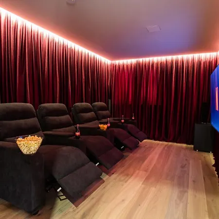 펜션 Boutique Alpi - Private Sauna & Cinema *