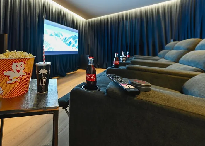 Boutique Alpi - Private Sauna & Cinema Holiday home *