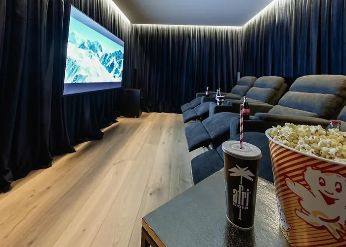 Boutique Alpi - Private Sauna & Cinema Holiday home *